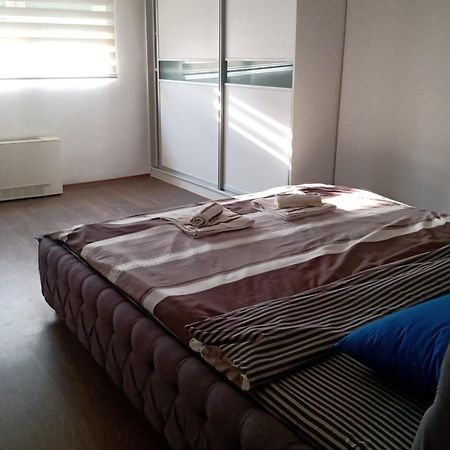 Central Lux Apartment Skopje Ngoại thất bức ảnh